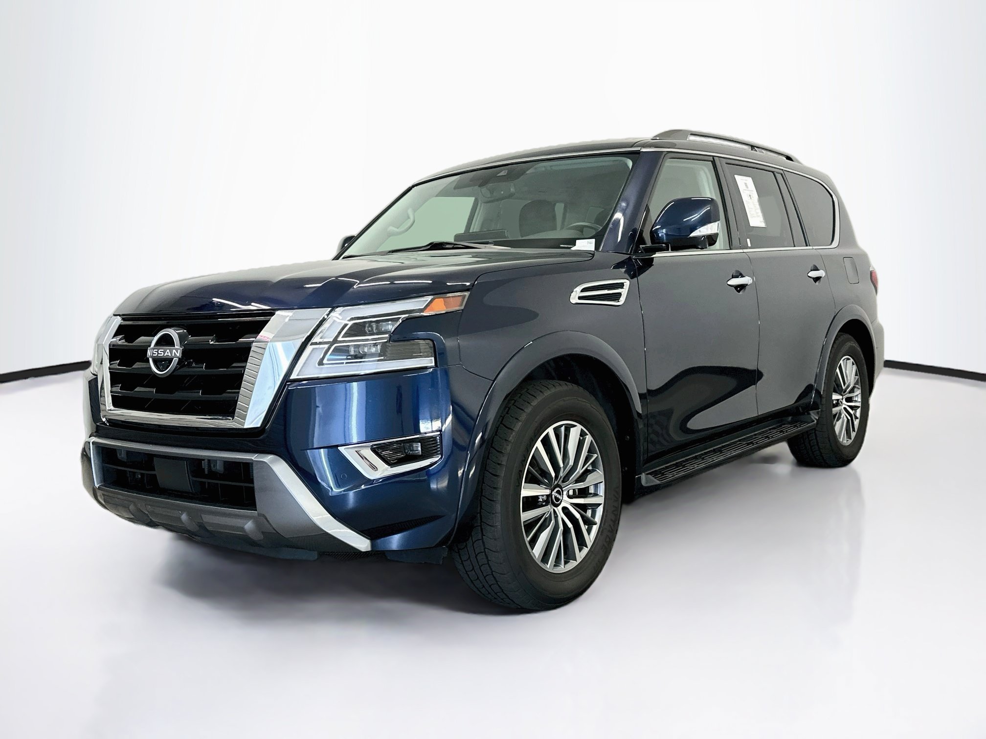 Used 2023 Nissan Armada SL AWD/4WD image 3