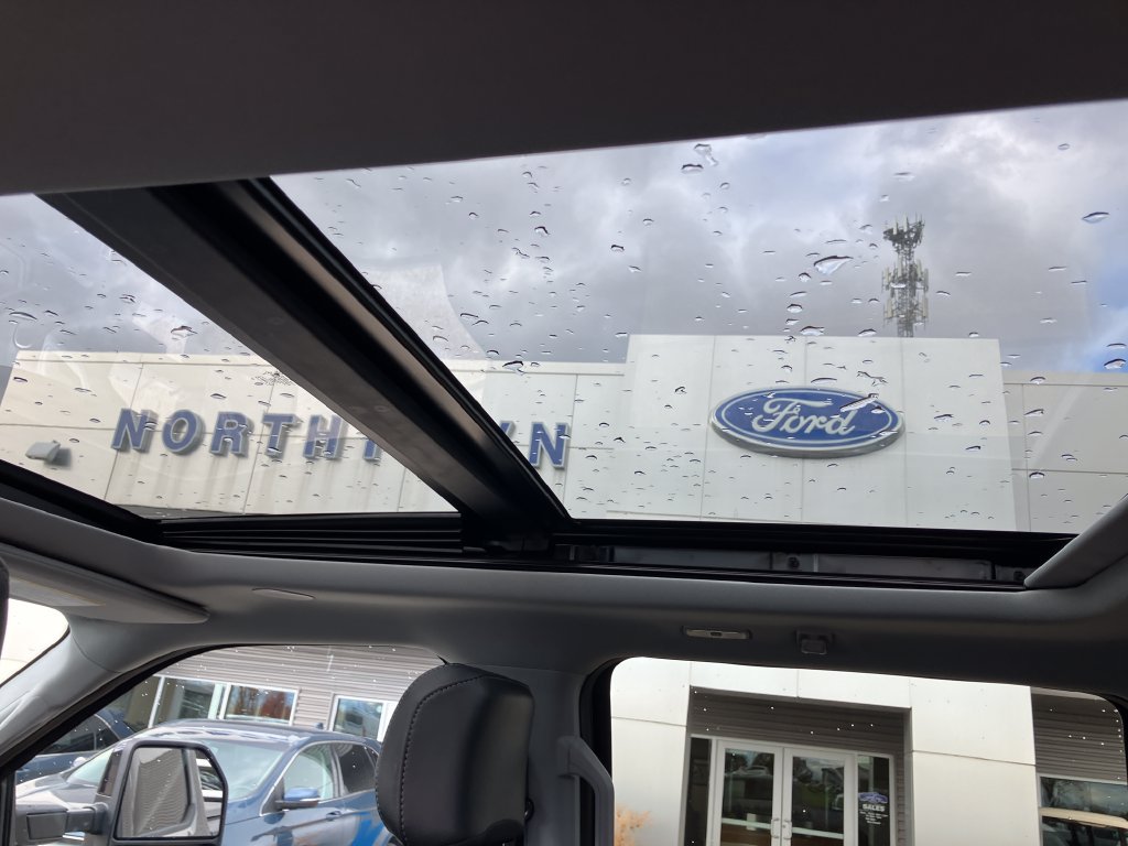 Used 2024 Ford F350 Lariat w/ Lariat Ultimate Package AWD/4WD image 21