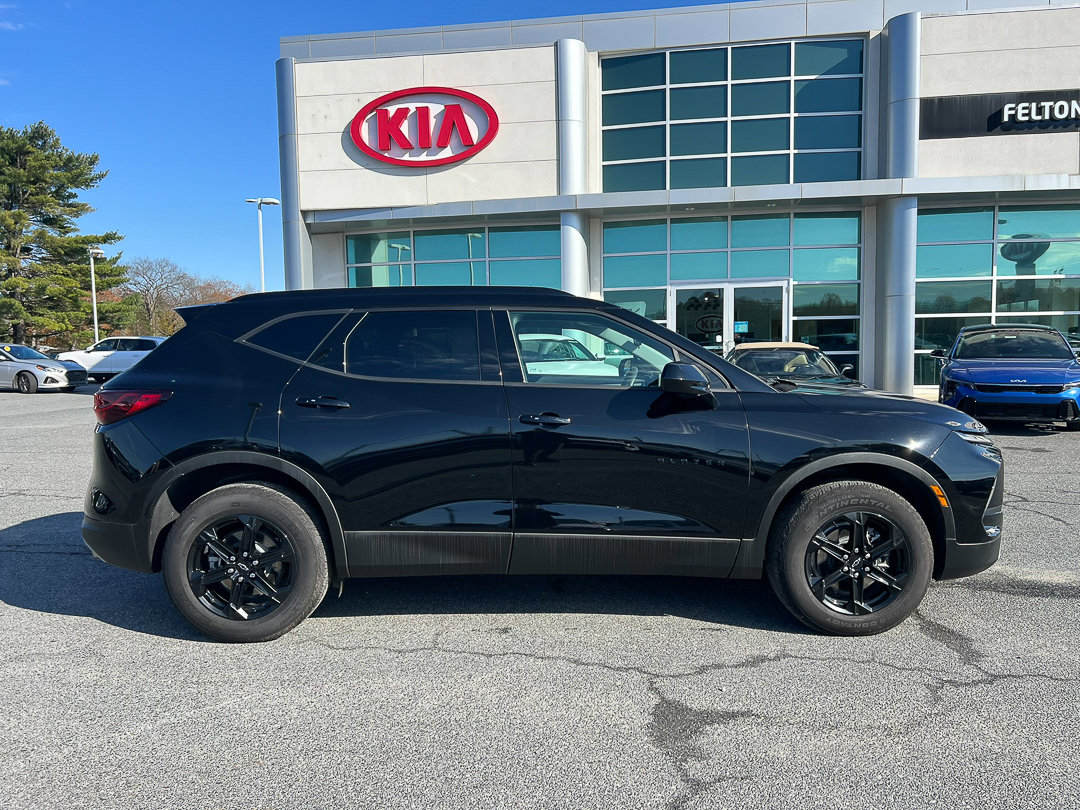 Used 2025 Chevrolet Blazer LT w/ Midnight/Sport Edition image 7