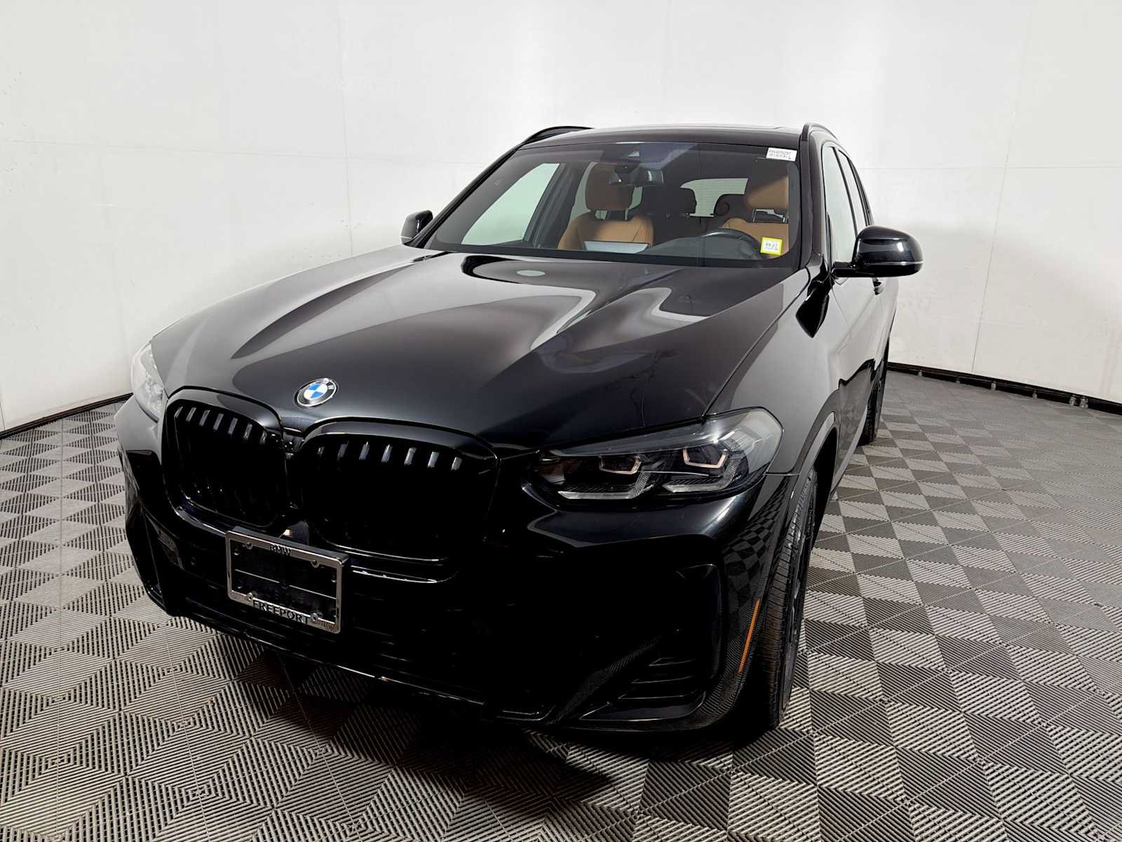 Used 2024 BMW X3 xDrive30i w/ M Sport Package AWD/4WD image 3