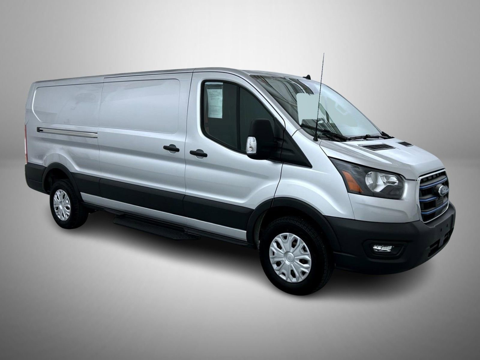 Used 2023 Ford E-Transit Low Roof RWD image 3