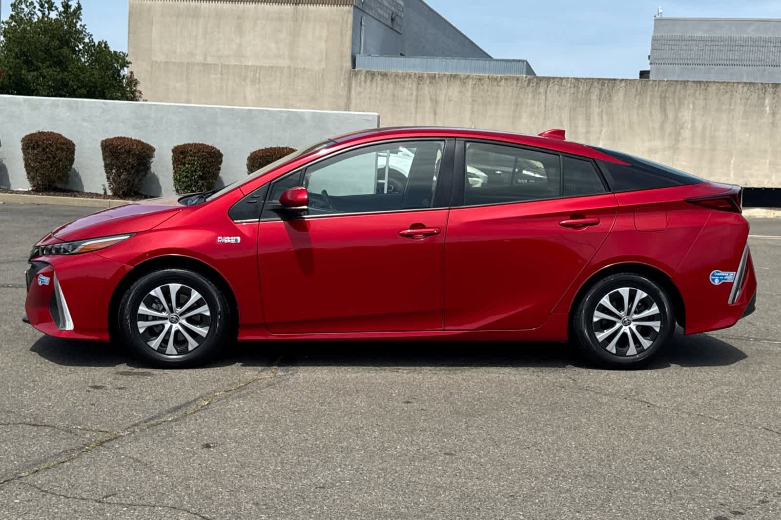 Used 2021 Toyota Prius Prime XLE FWD image 9
