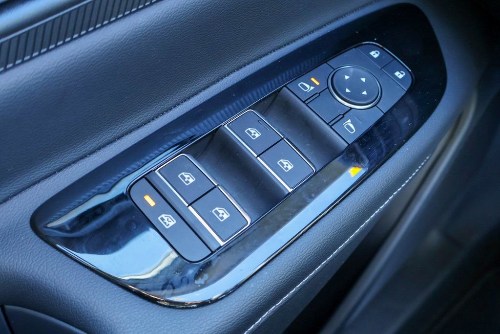 Certified 2025 Nissan Murano SV image 16