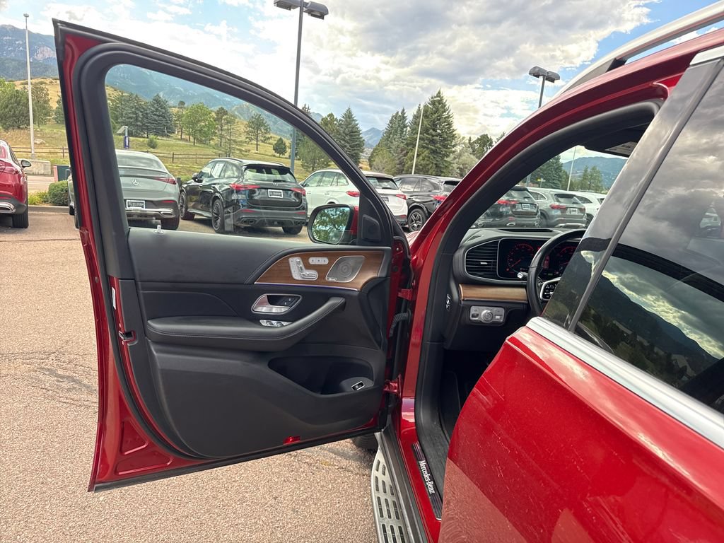 Used 2021 Mercedes-Benz GLE 580 4MATIC image 11