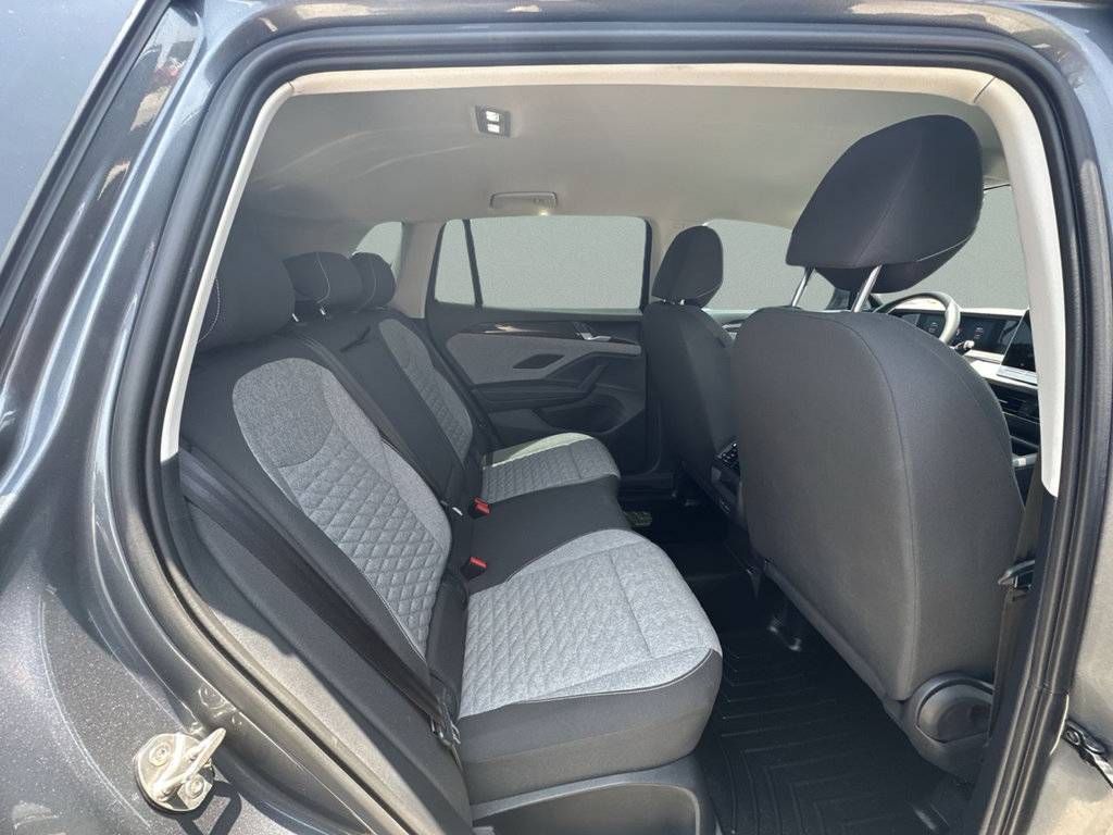Used 2025 Volkswagen Tiguan S FWD image 33