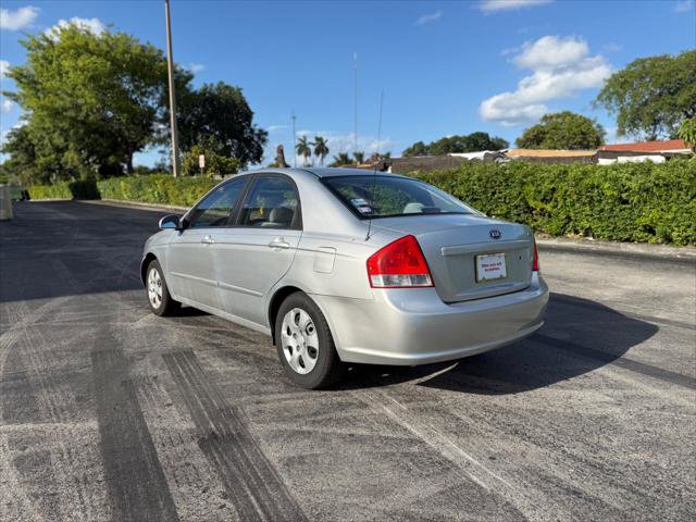 Used 2009 Kia Spectra LX FWD image 4