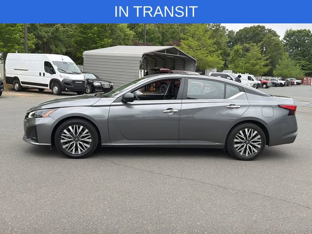 Used 2024 Nissan Altima 2.5 SV FWD image 10
