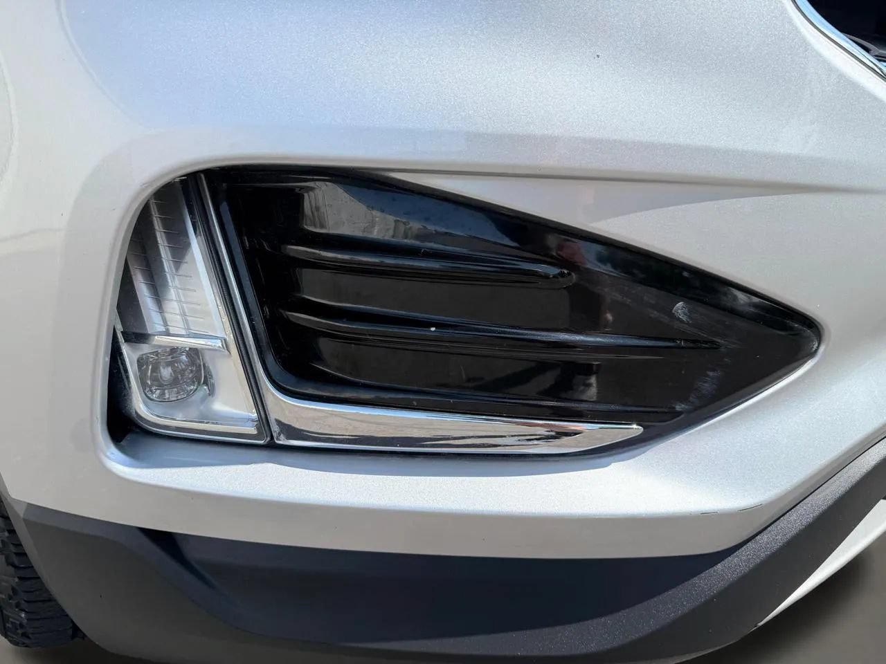 Used 2019 Ford Edge SEL w/ Equipment Group 201A FWD image 11