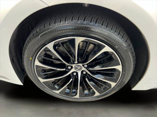 Certified 2023 Lexus LS 500 AWD w/ Luxury Package image 31