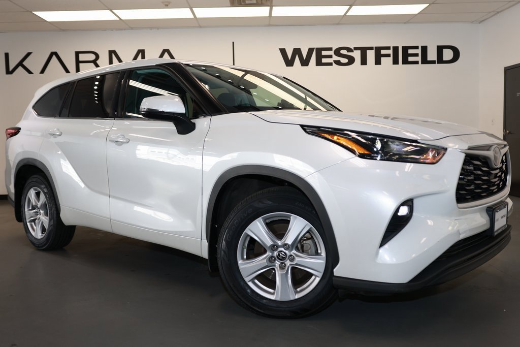Used 2022 Toyota Highlander LE