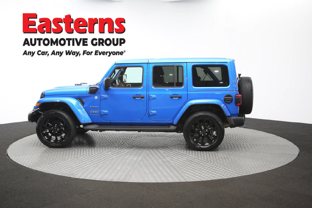 Used 2024 Jeep Wrangler Unlimited Sahara w/ Technology Group AWD/4WD image 62
