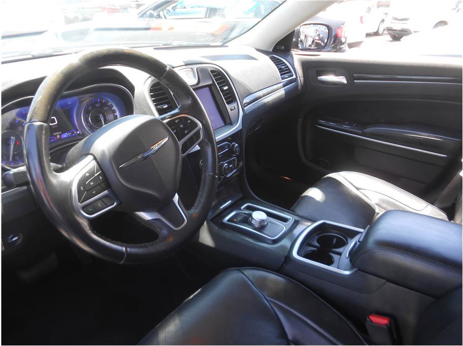 Used 2019 Chrysler 300 Limited image 7
