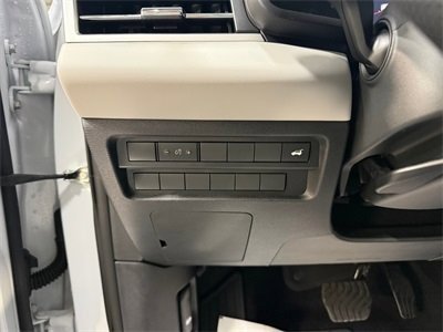 New 2025 Mitsubishi Outlander SE image 28