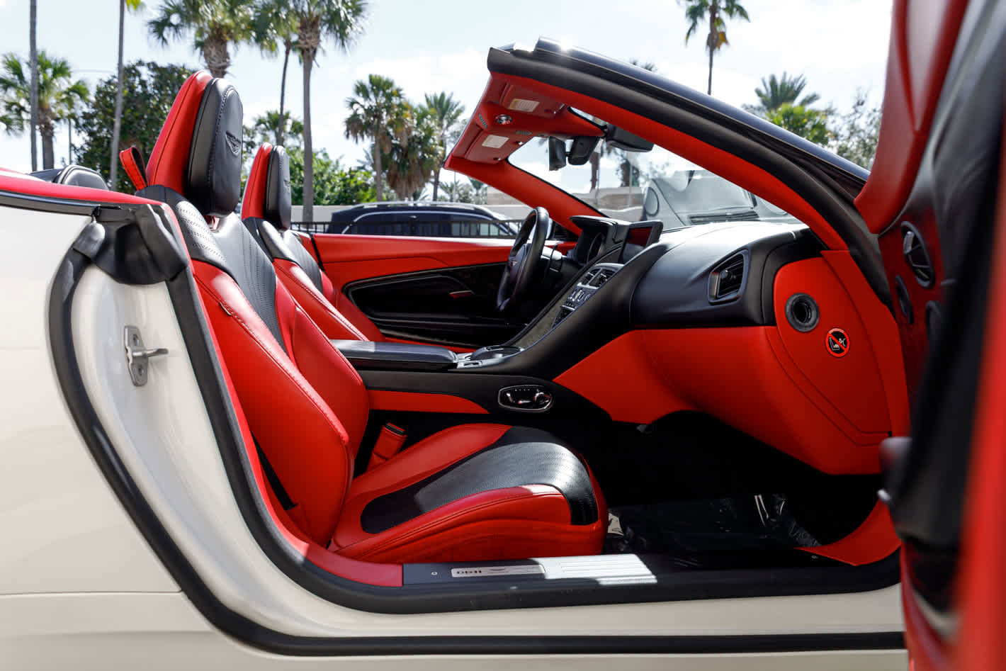 Used 2019 Aston Martin DB11 Volante image 59