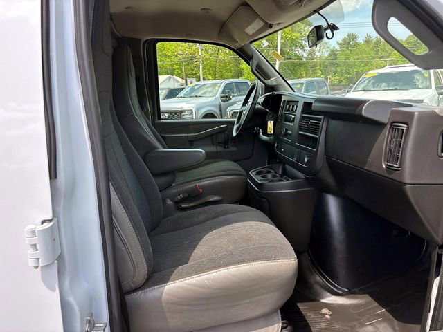 Used 2024 Chevrolet Express 2500 w/ Driver Convenience Package RWD image 13