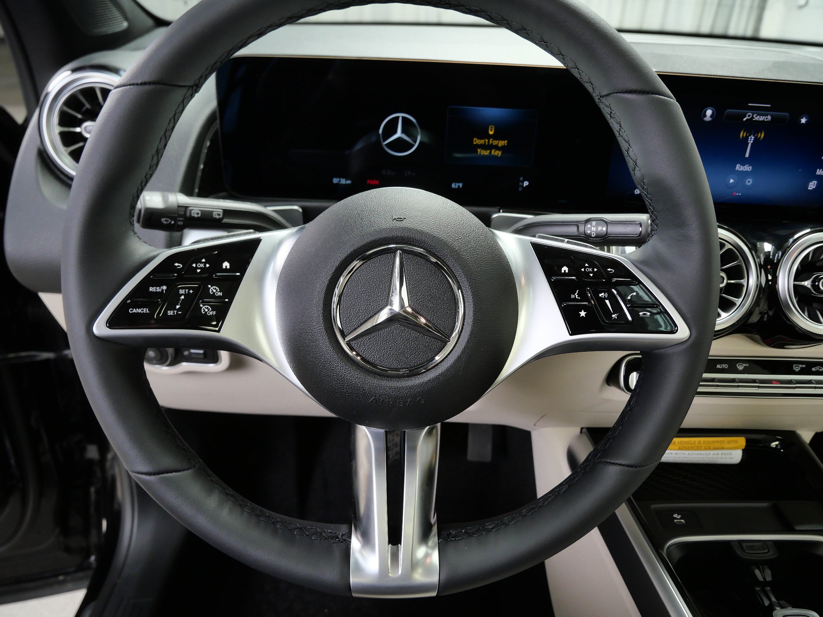 New 2026 Mercedes-Benz GLB 250 4MATIC image 12