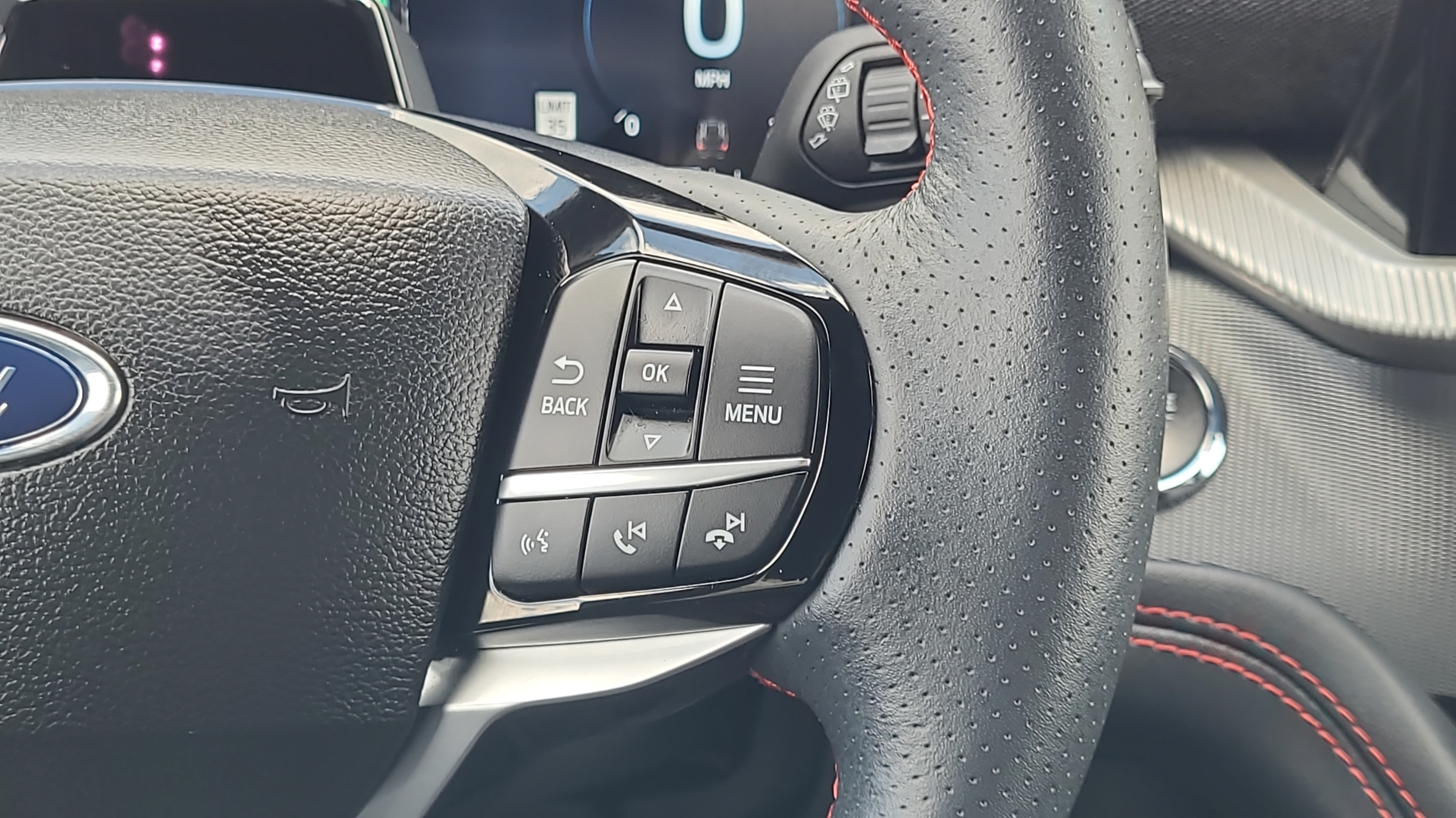 Used 2025 Ford Explorer ST-Line w/ Premium Package AWD/4WD image 13