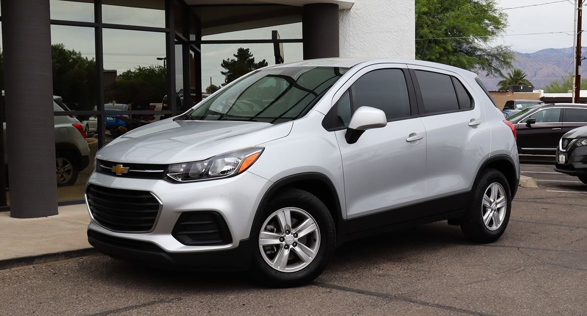 Used 2020 Chevrolet Trax LS FWD image 2