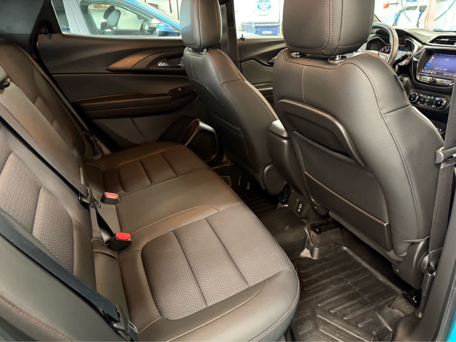 Used 2022 Chevrolet TrailBlazer RS w/ Convenience Package AWD/4WD image 27