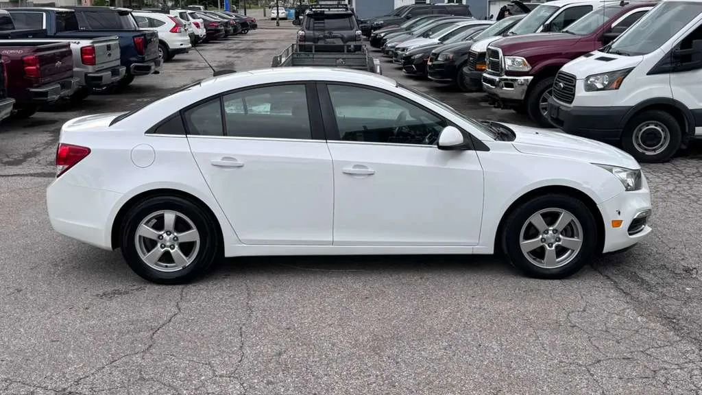 Used 2016 Chevrolet Cruze LT FWD image 6