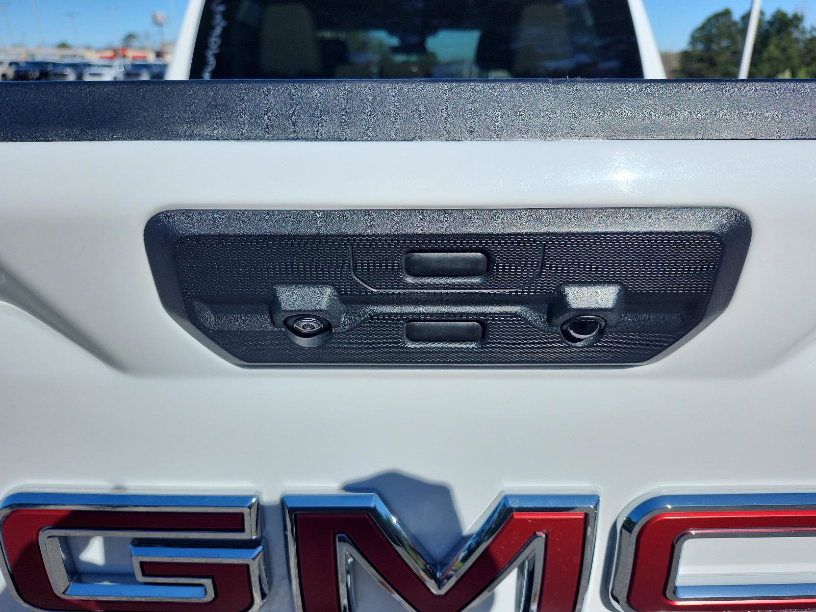 Used 2025 GMC Sierra 1500 SLE image 10
