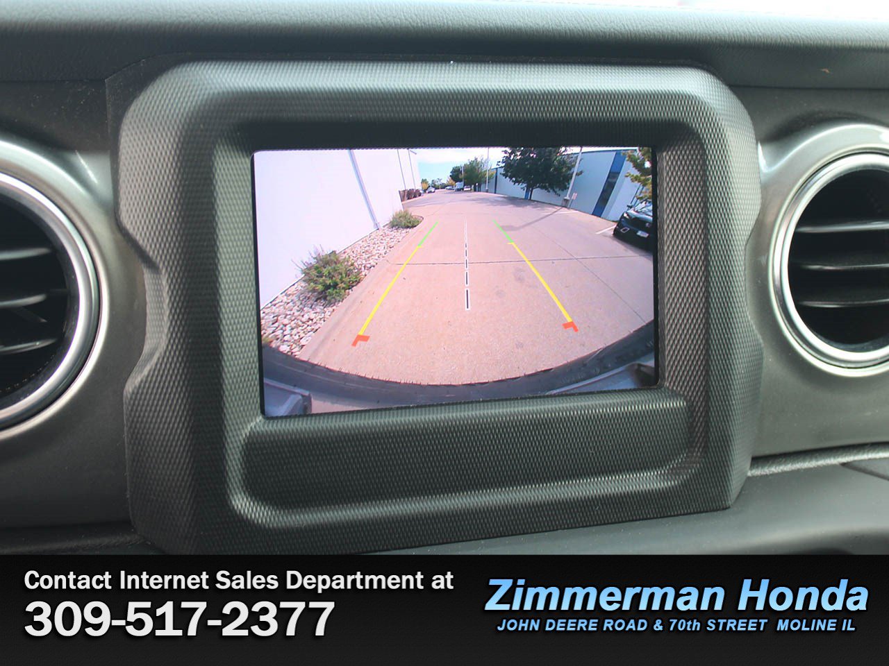 Used 2021 Jeep Wrangler Unlimited Sahara w/ Cold Weather Group AWD/4WD image 24