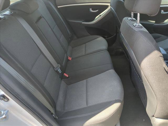 Used 2017 Hyundai Elantra GT FWD image 17