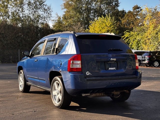 Used 2010 Jeep Compass Sport image 4