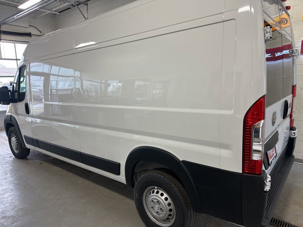 Used 2024 RAM ProMaster 2500 FWD image 3