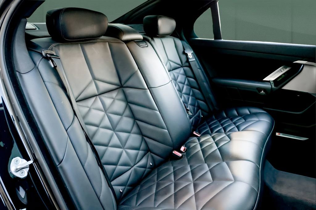 Used 2023 BMW 740i w/ Parking Assistance Package image 22