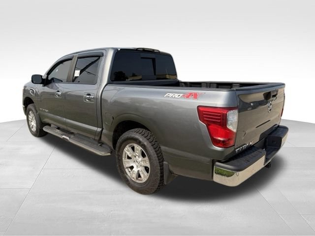 Used 2017 Nissan Titan S AWD/4WD image 5