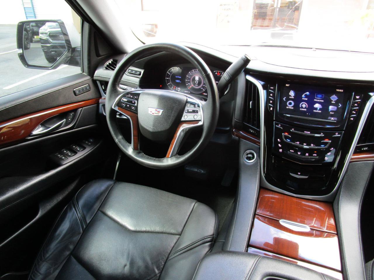 Used 2020 Cadillac Escalade Luxury RWD image 8