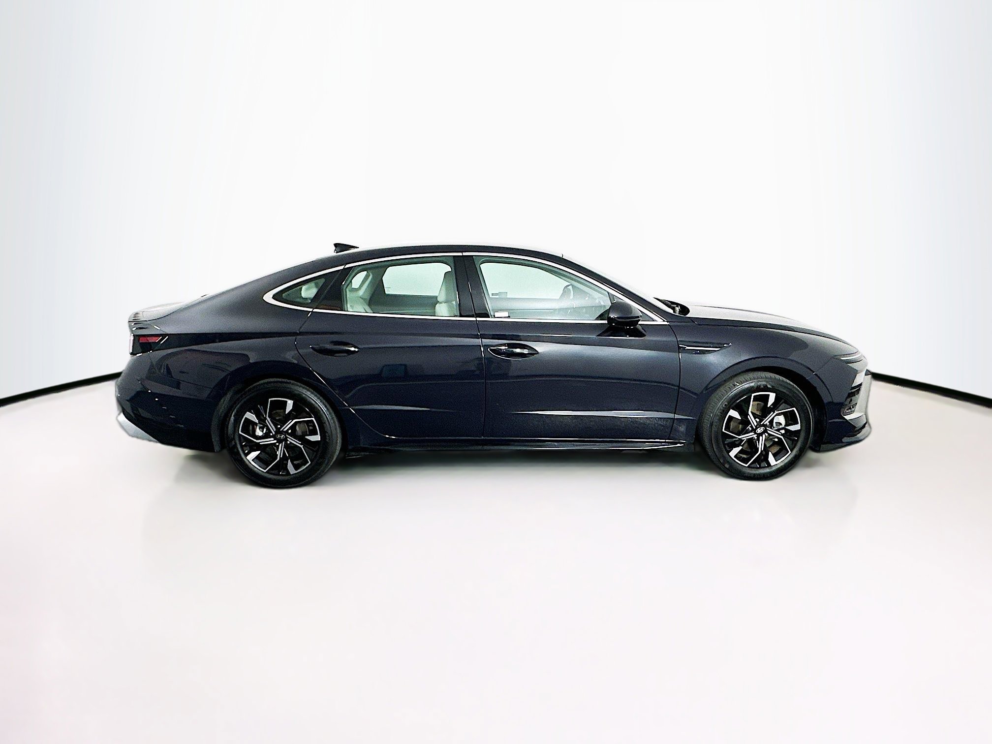 Used 2025 Hyundai Sonata SEL FWD image 10
