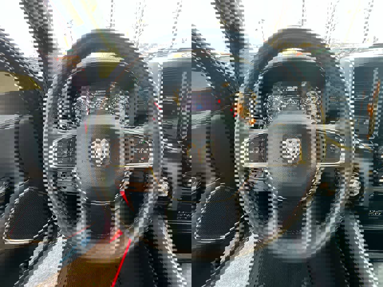 Used 2024 RAM 1500 Laramie image 14