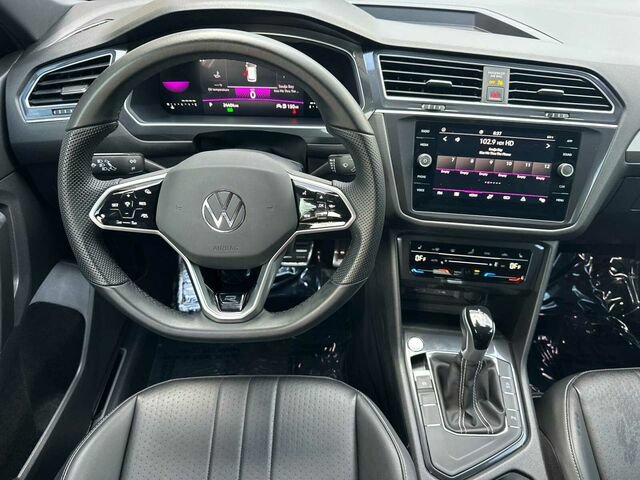 Used 2023 Volkswagen Tiguan SE R-Line FWD image 17