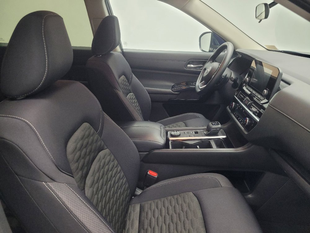 Used 2022 Nissan Pathfinder S image 17