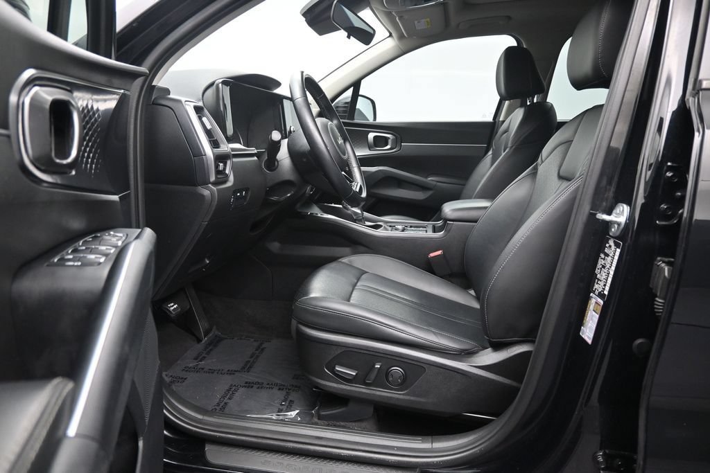 Used 2023 Kia Sorento S w/ Panoramic Sunroof Package FWD image 12