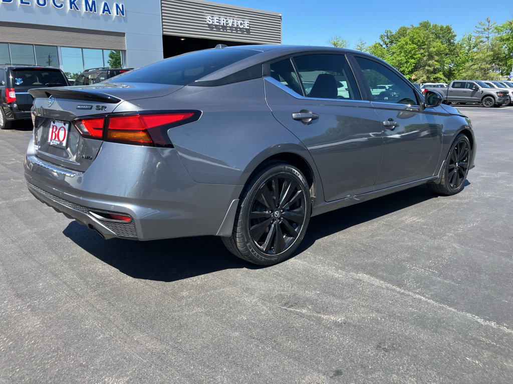 Used 2022 Nissan Altima 2.5 SR w/ Midnight Edition Package AWD/4WD image 10