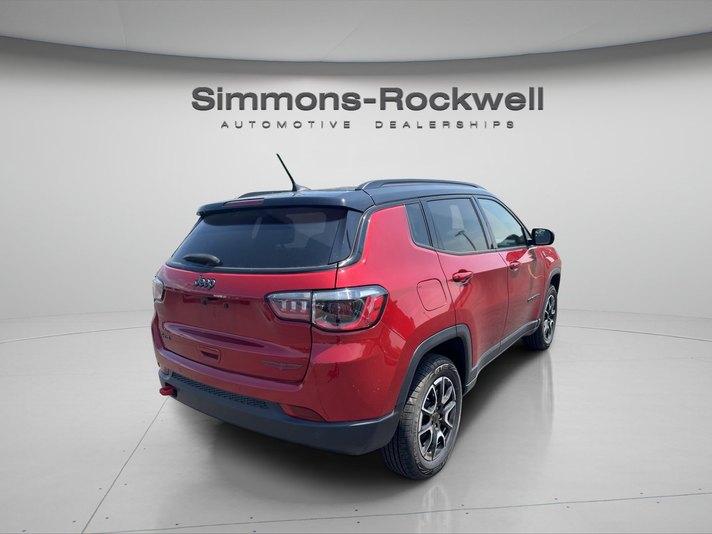 Used 2025 Jeep Compass Trailhawk AWD/4WD image 2