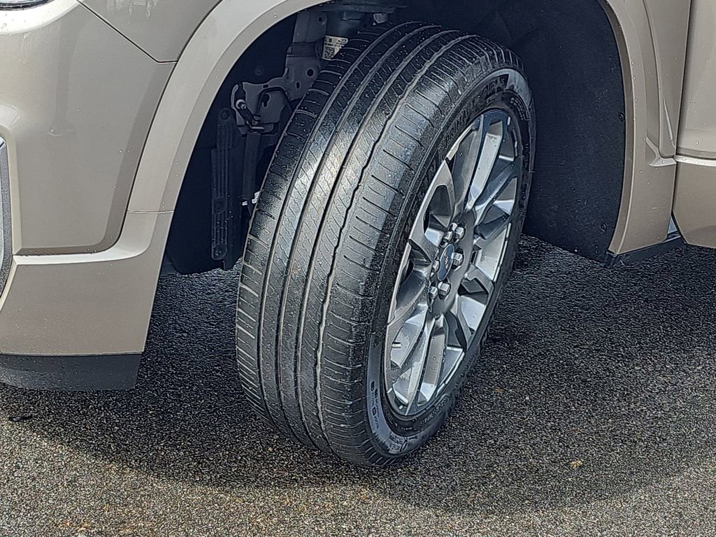 Used 2023 GMC Acadia Denali FWD image 36