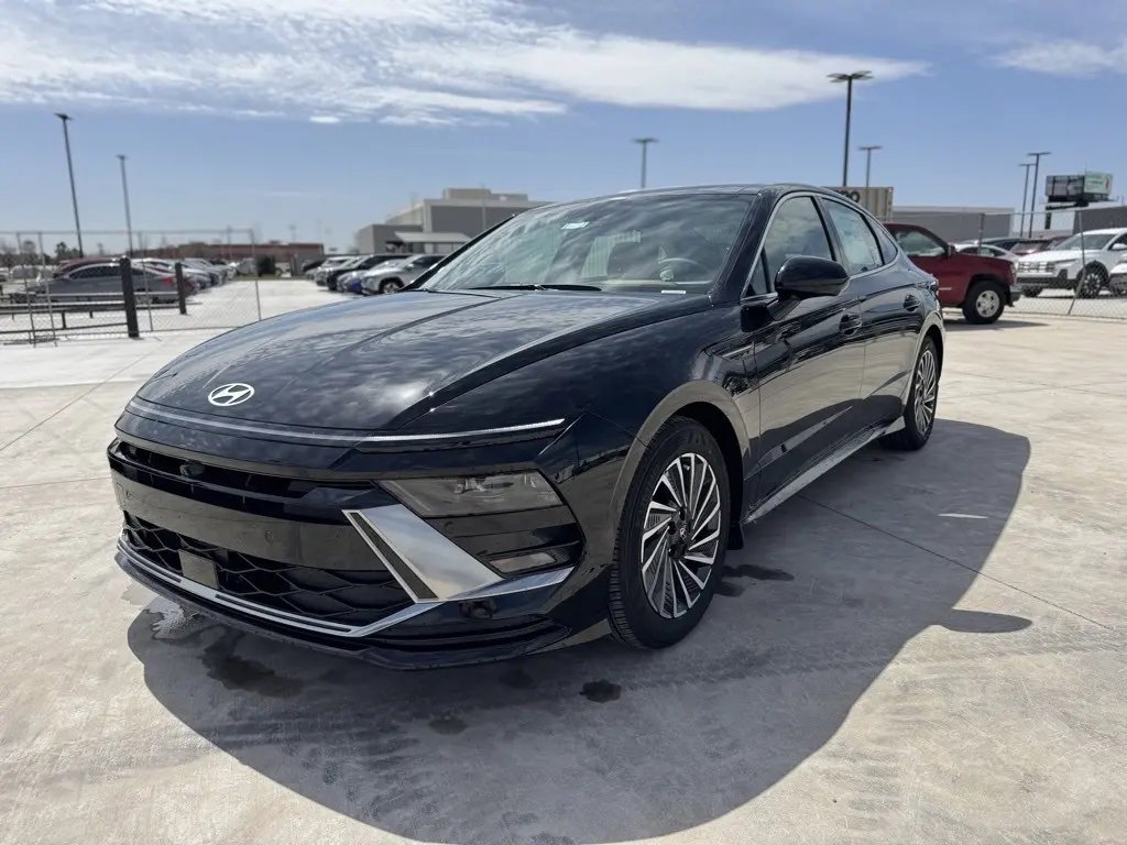 New 2025 Hyundai Sonata Limited image 1