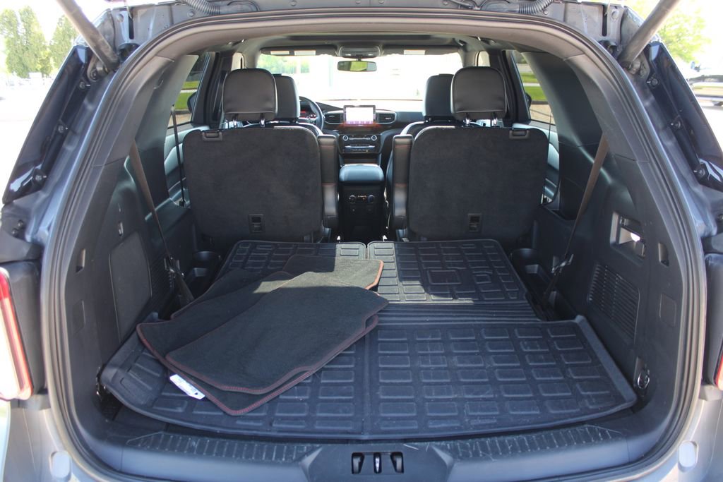 Used 2022 Ford Explorer ST-Line AWD/4WD image 17