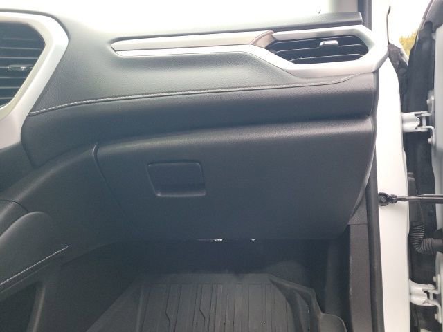 Used 2023 GMC Acadia SLE image 18