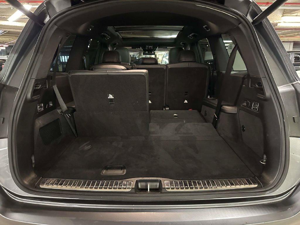 Used 2025 Mercedes-Benz GLS 450 4MATIC w/ AMG Line Exterior image 11