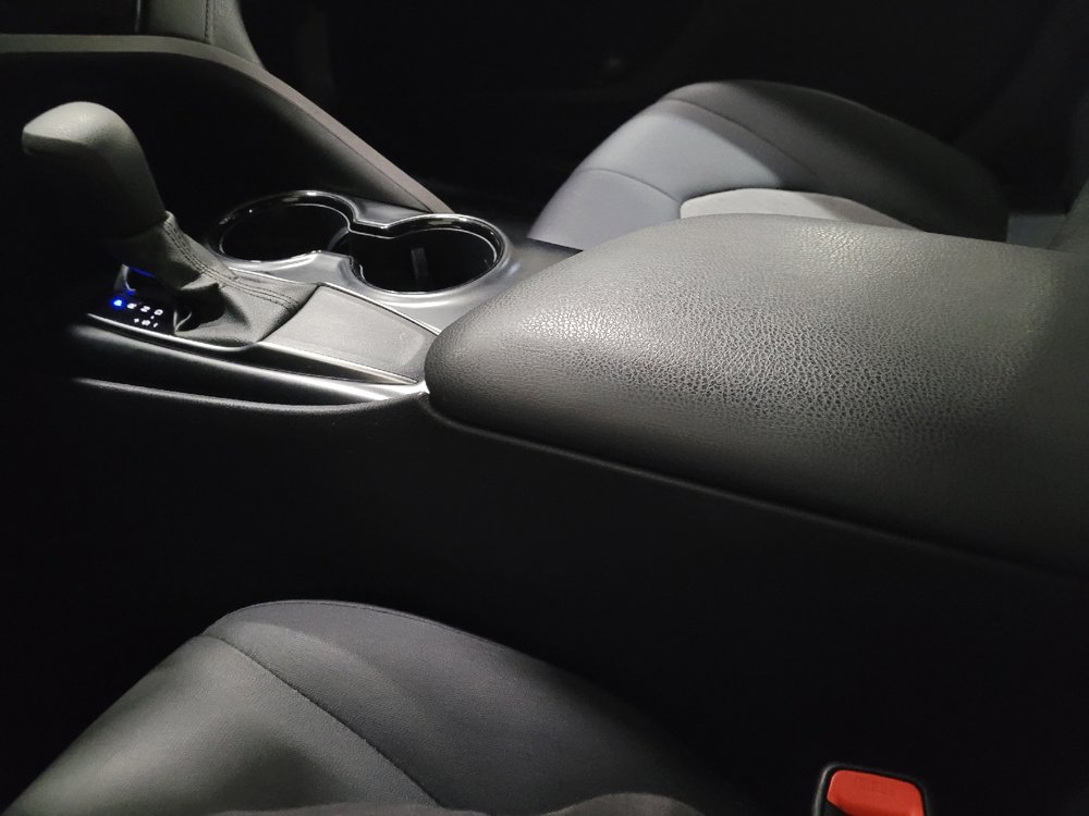 Used 2020 Toyota Camry LE image 26