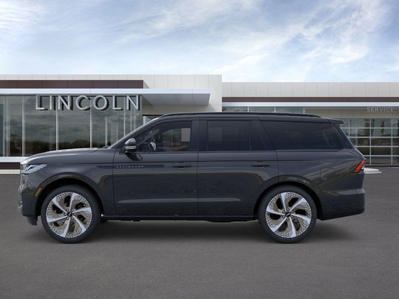New 2026 Lincoln Navigator Black Label w/ Black Label Special Edition image 3