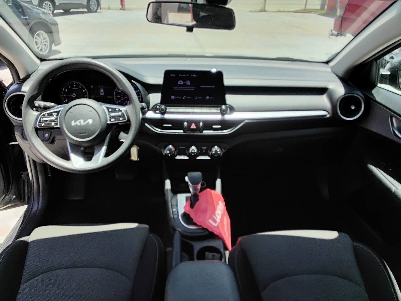 Used 2022 Kia Forte LXS image 6