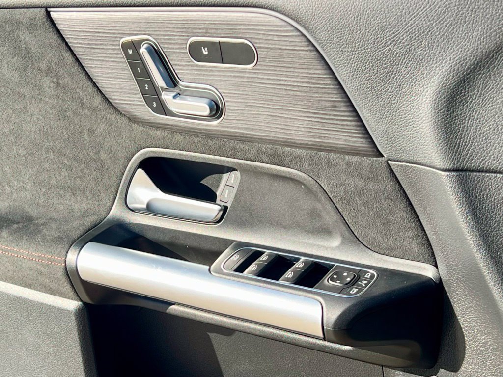 Certified 2023 Mercedes-Benz GLA 250 4MATIC image 34