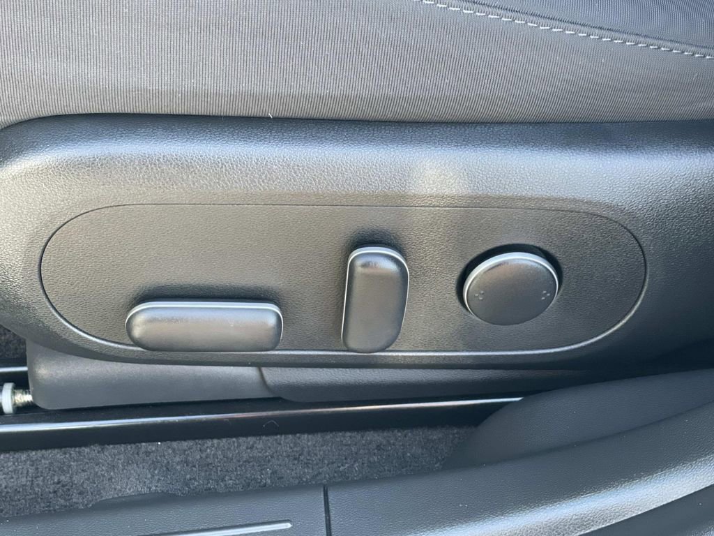 Certified 2025 Hyundai Ioniq 5 SE image 22