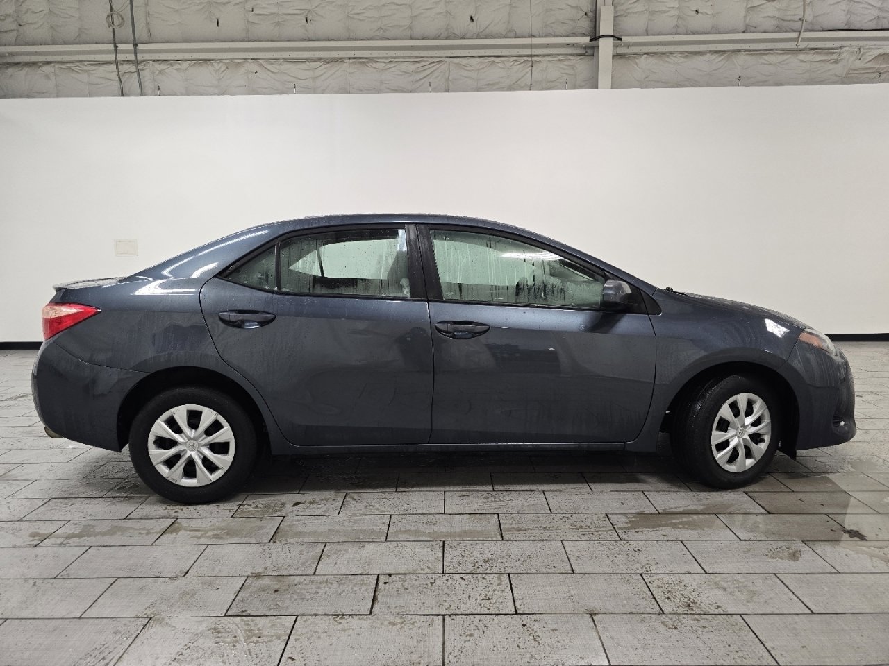 Used 2017 Toyota Corolla LE w/ Carpet Mat Package (TMS) image 15